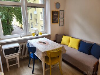 Prenájom: Priestranný 2-izbový byt s balkónom - Trieda SNP - 6