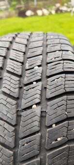 Predám zimné pneu 215/60R16 - 6