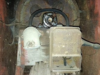 Miešačka na betón – 5 fúrikov – 250 l - 6