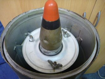 vzduchovka, vojenská raketa, zásobníky - 6