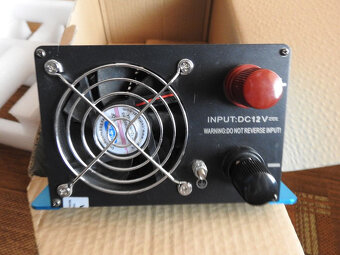 Menič napätia  12V-220V - čistý sínus - 6