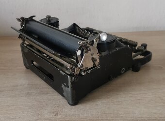 Vzácny starožitný písací stroj Senta 3 Bank z roku 1914 - 6