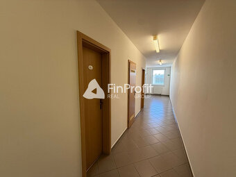 Na prenájom novozrekunštruovaná klimatizovaná kancelária v c - 6