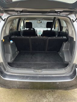 Toyota corolla verso - 6