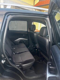 Mitsubishi Outlander 2.2 DI-D automat , 7 miestne - 6