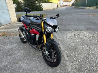 Triumph Speed Triple 1050 R - 6