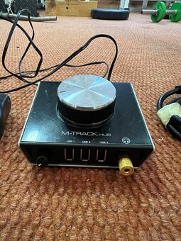 M-audio subwoofer a reproduktory - 6