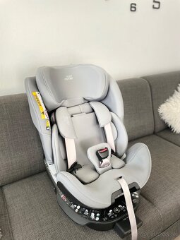 NOVÁ Autosedačka 0-25kg Britax Swivel, Frost Grey 6/2027 - 6
