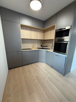Moderný 2 izb. byt Na Rendezi, BA III s parkovaním v cene - 6