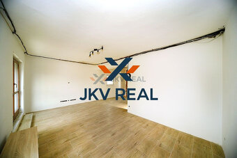 4 izbový rodinný dom s garážou v tichej lokalite - 6