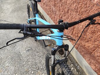 Predám bicykel Trek Marlin 7 - 6