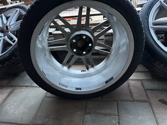 255/35 R19 - 6