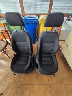 Predám komplet nepoškodený interiér Ocravia 2 sedan - 6