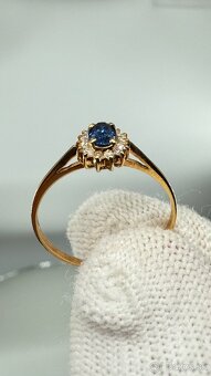 Elegantný prsteň z 18K zlata s 0,35 ct prírodným zafírov - 6