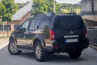 Nissan Pathfinder 3.0 V6 LE A/T - 6