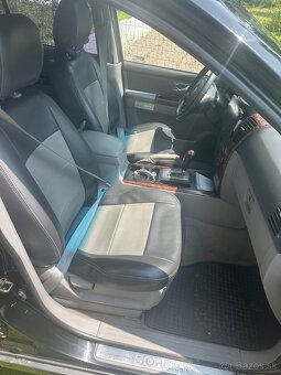 KIA SORENTO 2.5CRDI 103kw 4x4 - 6
