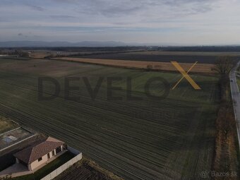 Na predaj rozľahlé stavebné pozemky v obci Láb - 6