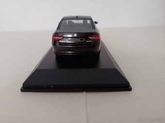 Škoda Superb III, 1:43 - 6