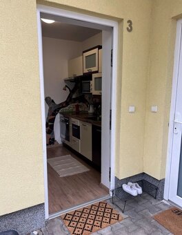 Prenájom 1 izbového bytu s predzáhradkou a parkovacím miesto - 6