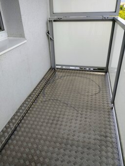 Predám priestranný 3 izb byt s balkónom - výborná lokalita - 6