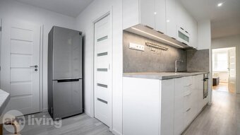 REZERVOVANÉ - VEĽKÝ - prerobený 3i 83m² + loggia - Nová Dubn - 6