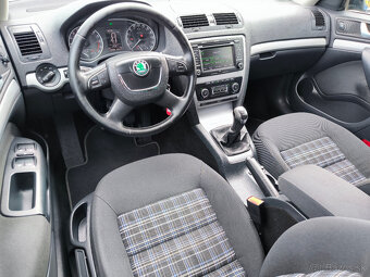 Škoda Octavia Combi II 2.0TDI 103KW STYLE 2012 - 6
