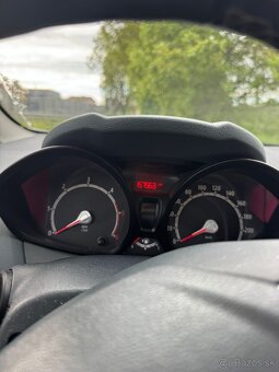 FORD FIESTA 1,6 D - 6