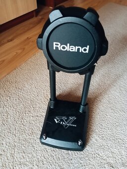 Roland - 6