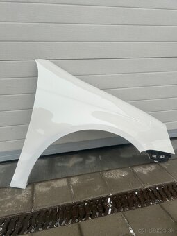 Predny pravy blatnik VW Golf 5 variant biela LR9A - 6