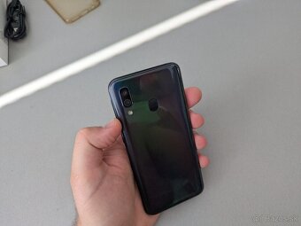 Samsung Galaxy A40 - 6