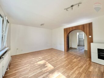 Predaj 3 izbového bytu v Dunajskej Strede, Radničné námestie - 6