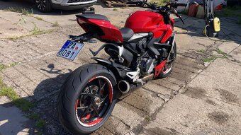 Ducati Streetfighter V2 - 6
