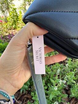 Victoria’s Secret čierna clutch do ruky so strapom - 6