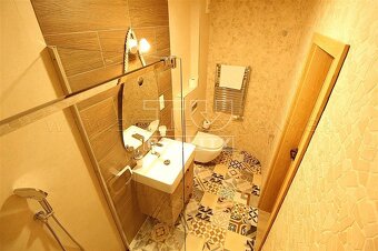 NA PREDAJ 3-IZBOVÝ NOVÝ ZARIADENÝ APARTMÁN "P14" V... - 6