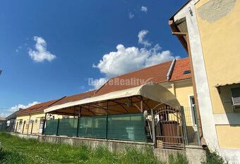 Na predaj veľká, lukratívna komerčná budova v centre Rimavsk - 6