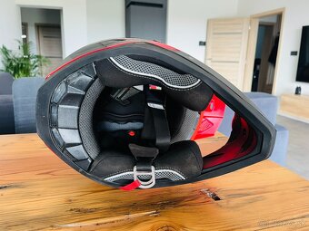 Prilba Cassida červená perleť - 6