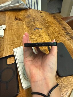 iPhone 15 Black 256GB - 6