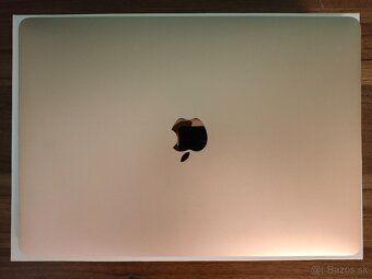 MacBook Air 2020 | i7 • 8GB • 256GB SSD - 6
