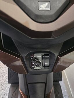 Predám Maxi skúter Honda Forza 125 s ABS - 6