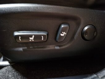 Toyota Rav4 2,0 111kW CVT Automat 4x4 AWD Style Koža - 6