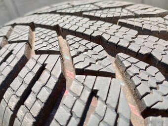 Predam 4ks pneu 175/70/r14 zimne na diskoh 5x100 ET 35 - 6