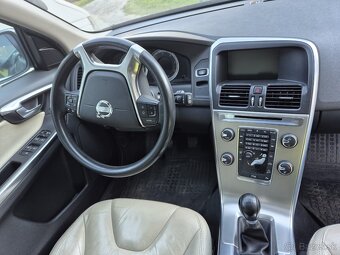 VOLVO XC60 D5 SUMMUM AWD, 158 Kw , M6 , RV: 4/2012 - 6
