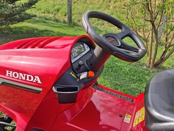 Zahradní traktor Honda HF 2622 - 6