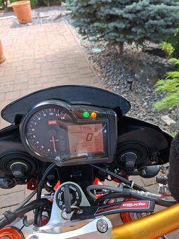 Aprilia tuono 1000R - 6