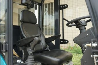 Kolesový nakladač 3639 - 6