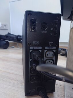 Zalozny zdroj UPS - APC pro 900 - 6