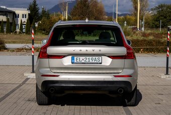 Volvo XC60 2.0 T8 Momentum AWD - 6