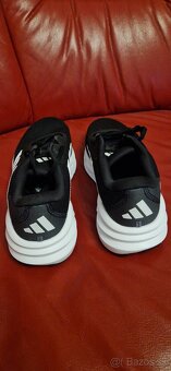 Adidas botasky vel 44-Nové...Grocs vel.45 - 6