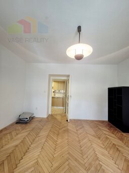 Na prenájom 1-izbový byt s balkónom, 27 m², Hollého, voľný o - 6