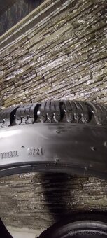 Ponúkame na predaj zimné pneumatiky Pirelli - 6